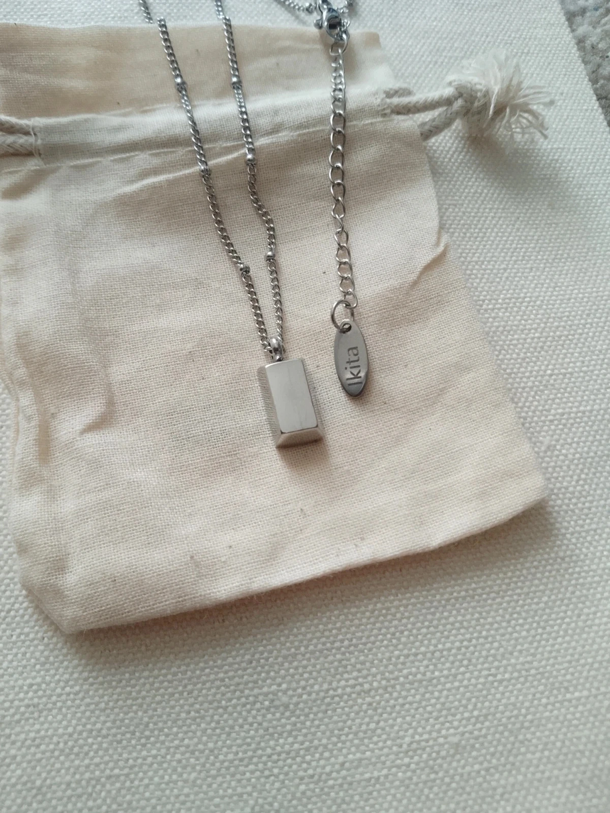 Collier lingot d'argent Ikita